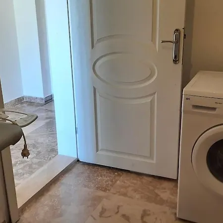 Elisam Villa *